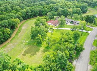 3417 Robinson Dr, Pearland, TX 77581