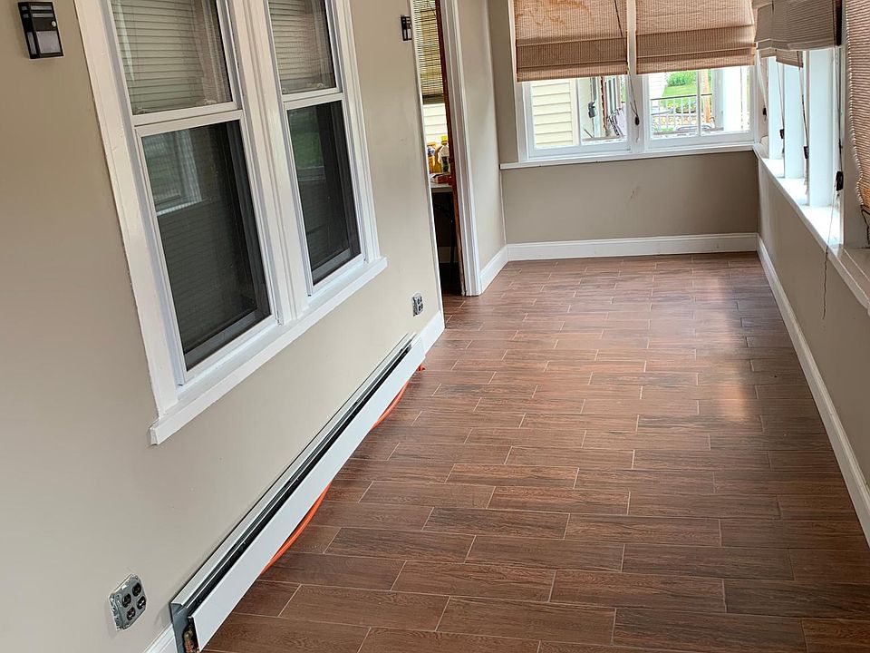 1st image of 20 Crescent Ave #2