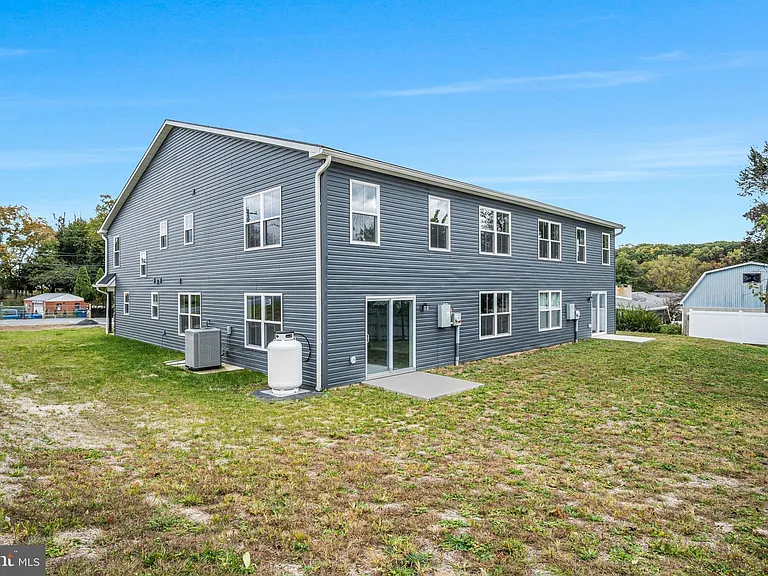 1500 Embassy Dr #A — Photo 24