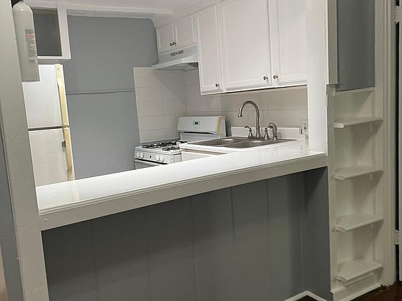 4th image of 3810 Driscoll St APT 6