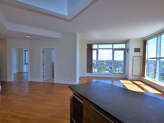 3rd image of 1124 31st Ave APT 13E