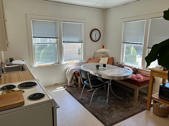 5th image of 827 33rd St #3
