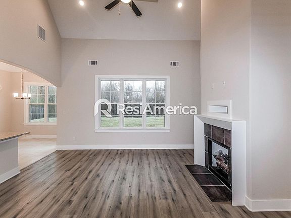 3rd image of 164 Heritage Lake Dr
