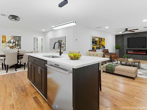 5th image of 921 Hall St NW