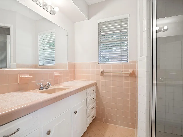 7005 Kingsbury Dr — Photo 6