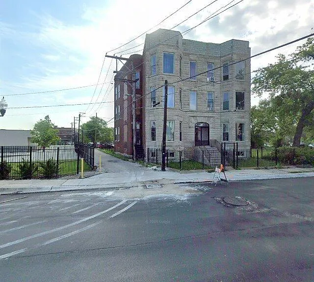 317 S Homan Ave #2W — Photo 1