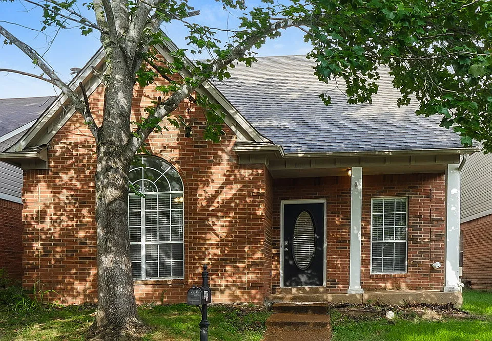 600 Ashley Glen Cir W