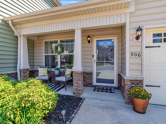 2nd image of 906 Dahlia Dr