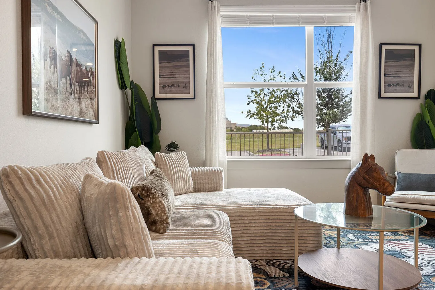 1 bed, 1.0 bath, 742 sqft, $2,970 — Photo 4