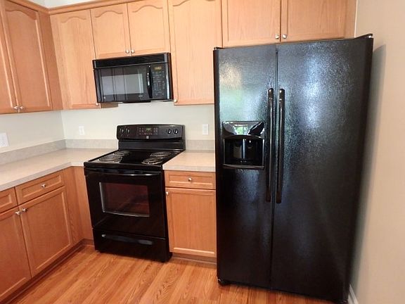 5th image of 273 Coral Stone Ct SE