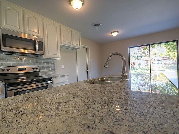 5th image of 434 Melrose Dr