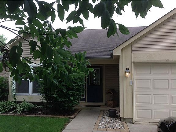 2nd image of 1973 Harvest Meadows Dr S