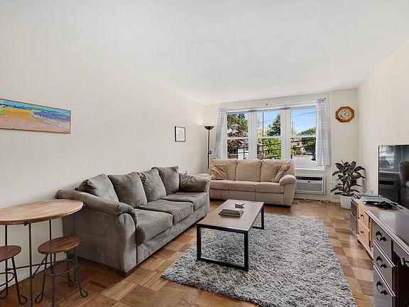 3rd image of 21 Fairview Ave APT 219