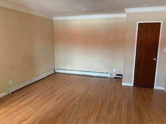2nd image of 1105 Jericho Tpke #3