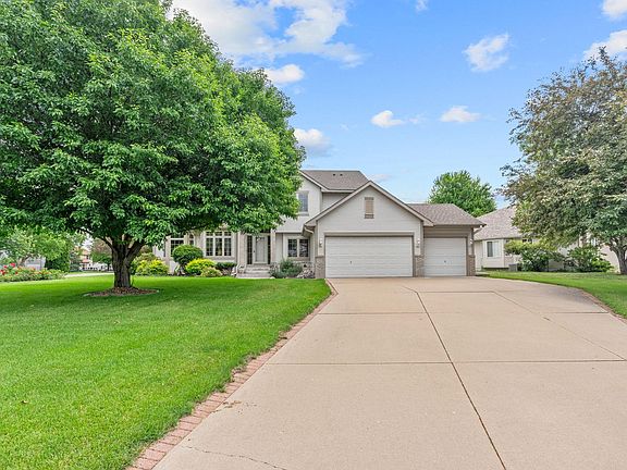 2nd image of 3901 Foxglove Ct N