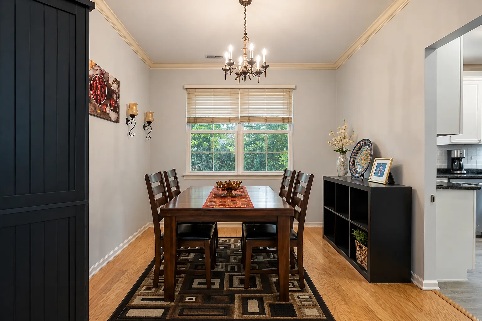 4 bed, 2.5 bath, 2461 sqft, $5,000 — Photo 4