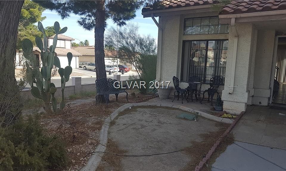 1st image of 109 Logansberry Ln