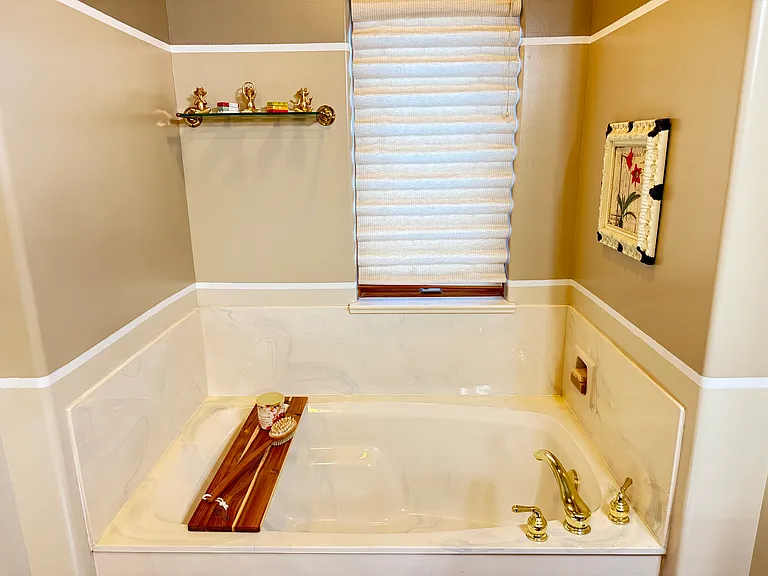 2105 W Gold Dust Ln — Photo 9