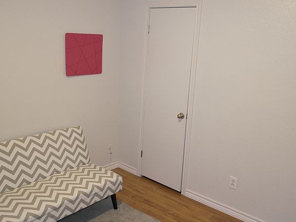 5th image of 501 N Crockett St