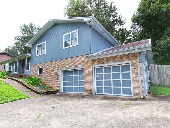 2nd image of 1620 Mountain Oak Dr