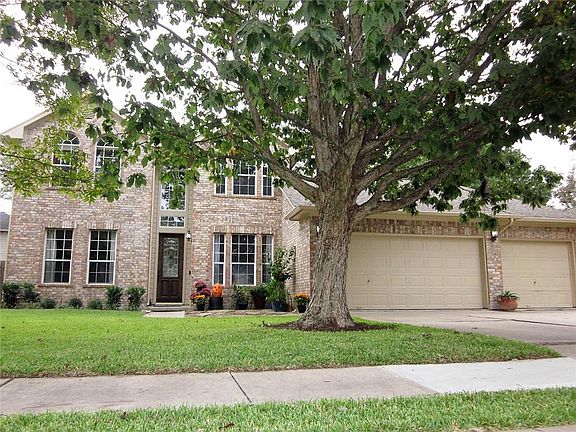 2nd image of 1102 Hunters Creek Dr