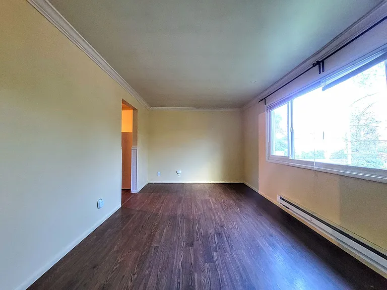 815 15th Ave E #2 — Photo 4