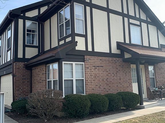 3rd image of 210 Stoneybrook Ln #8B
