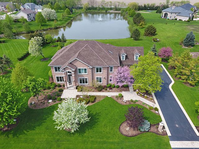 1st image of 29W610 Ashburn Ln