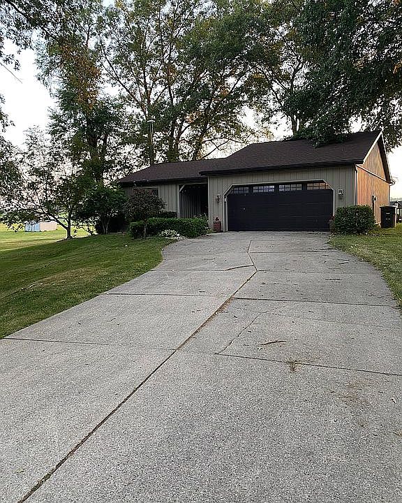 1st image of 7862 W Circle Dr N