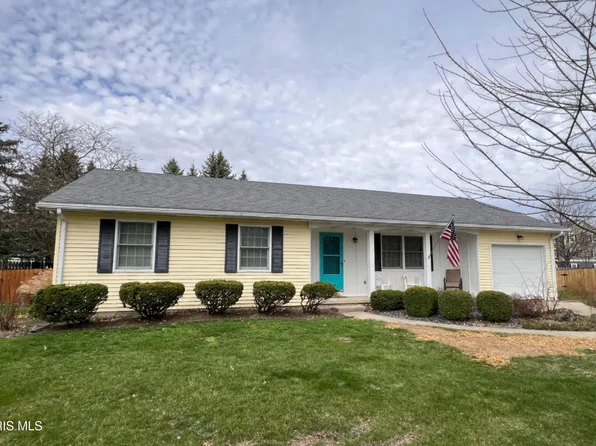 805 Vale Ct, Bowling Green, OH 43402