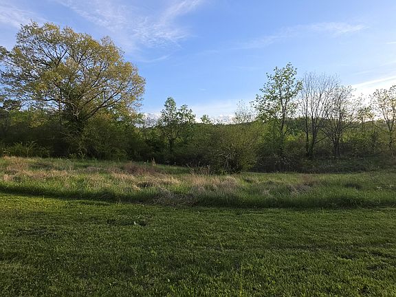 4th image of 671 Williams Creek Rd