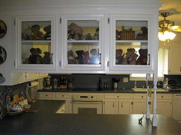 4th image of 2117 Greenbriar Dr