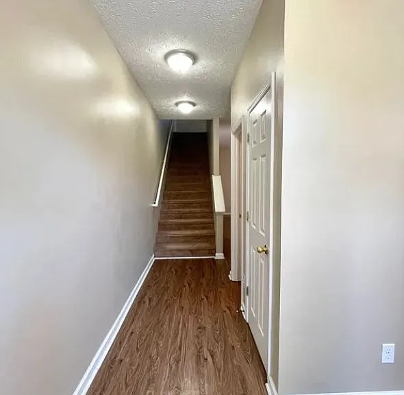 1006 E 61st St #B — Photo 5
