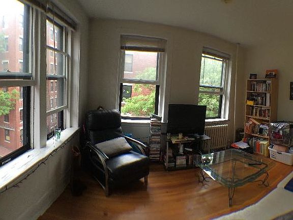 3rd image of 15 Revere St