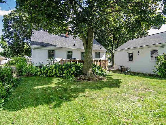 3rd image of 1015 Rockdale St