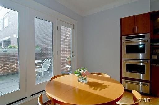5th image of 2068 N Lincoln Ave