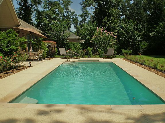 You can beat this Houston heat in this beautiful Anthony Sylvan pool!