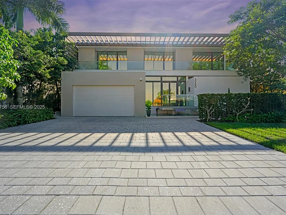 3260 NE 165th St