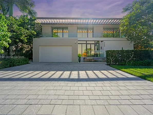 3260 NE 165th St, North Miami Beach, FL 33160