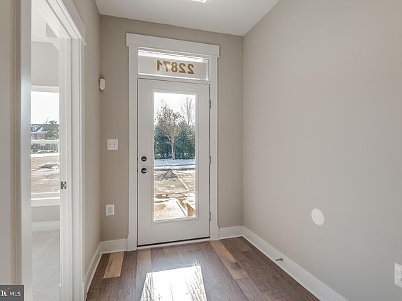 4th image of 22871 Ember Brook Cir