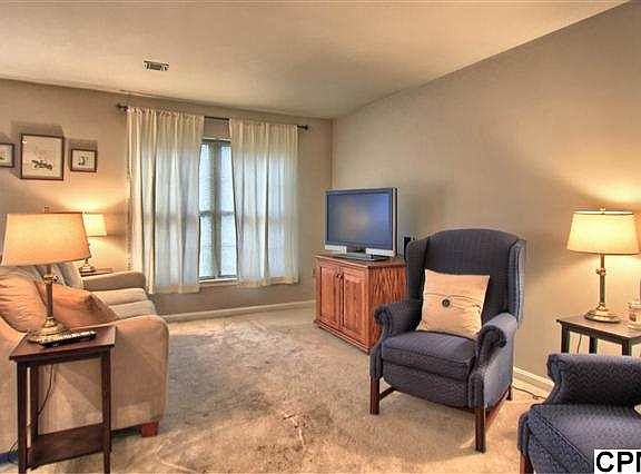 5th image of 465 Waverly Wood Dr