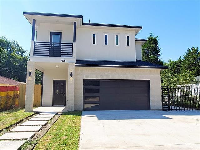 1st image of 1208 Oak Hill Cir