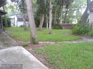 55636 Carl St, Astor, FL 32102