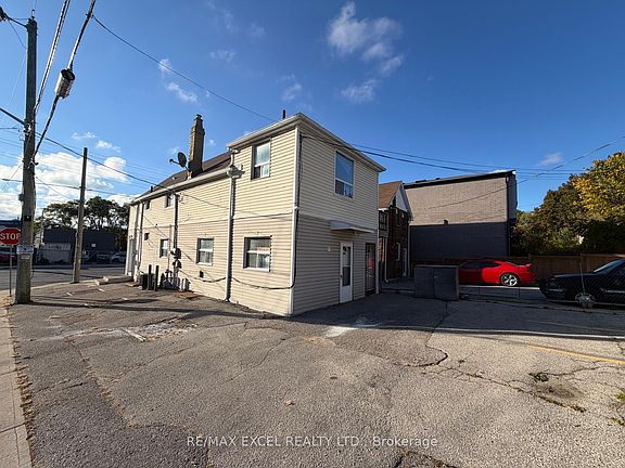 5th image of 515 Warden Ave