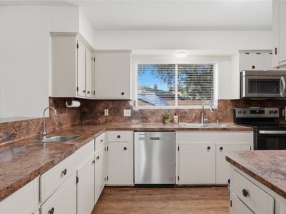 3rd image of 2113 Saint Charles Dr