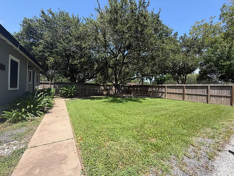 709 S Kansas Ave — Photo 30