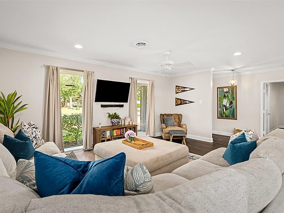 4th image of 7805 Valley View Ln