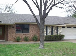 704 N Murco Dr, Mineral Wells, TX 76067
