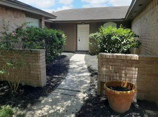 2702 Jeb Stuart Dr, League City, TX 77573