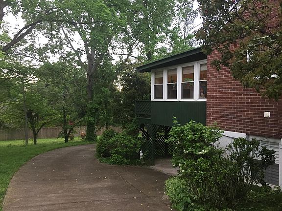 Circular Drive - Sun Room